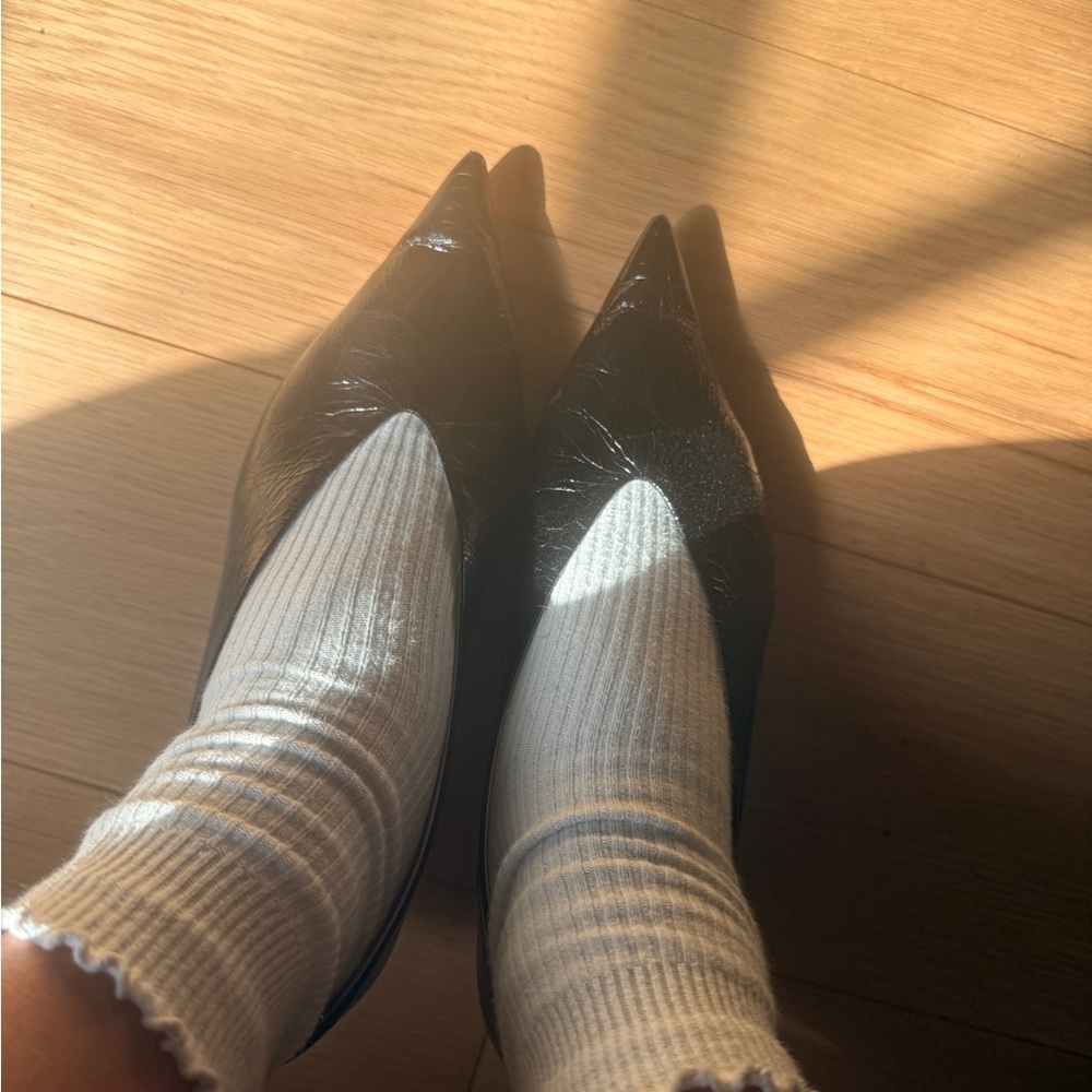 le monde Beryl Crinkle Patent Kitten Heels - Picture 5 of 5